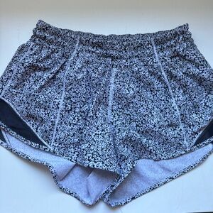 LULULEMON HOTTY HOT SHORT